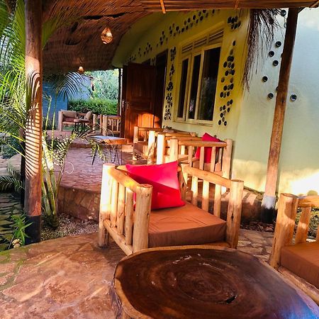 Afro Smile Hotel & Guest House Τζίντζα Εξωτερικό φωτογραφία