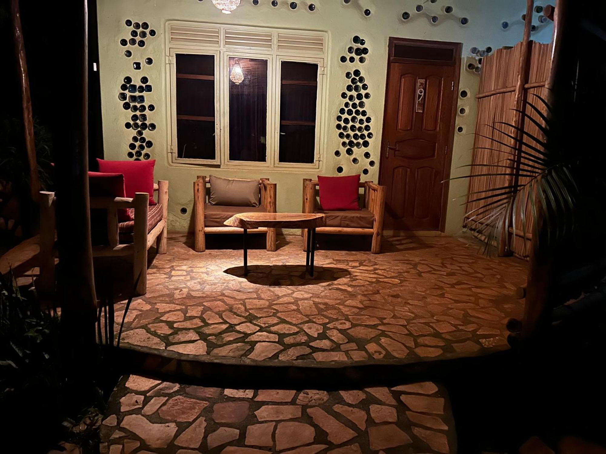 Afro Smile Hotel & Guest House Τζίντζα Εξωτερικό φωτογραφία
