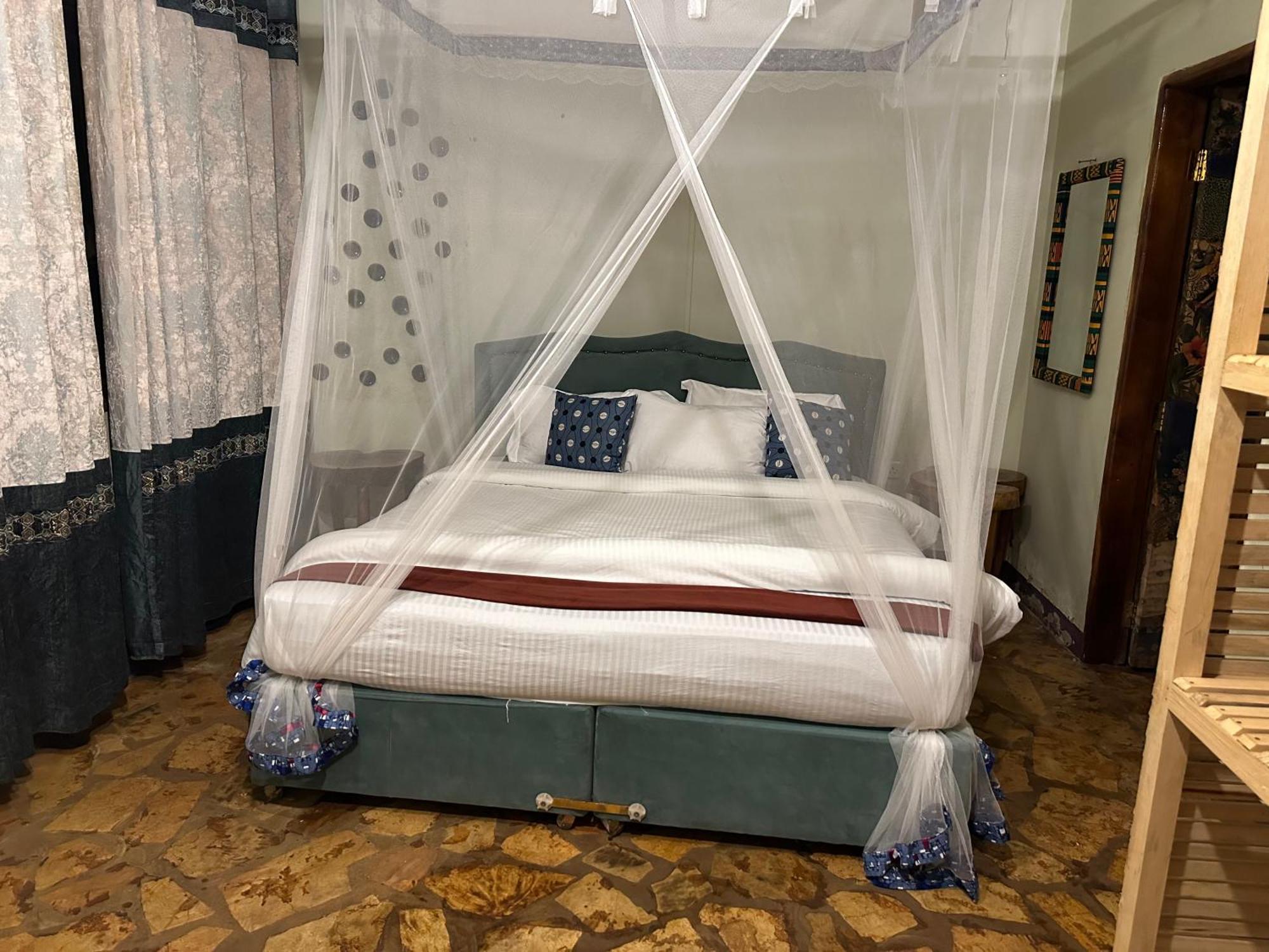 Afro Smile Hotel & Guest House Τζίντζα Εξωτερικό φωτογραφία