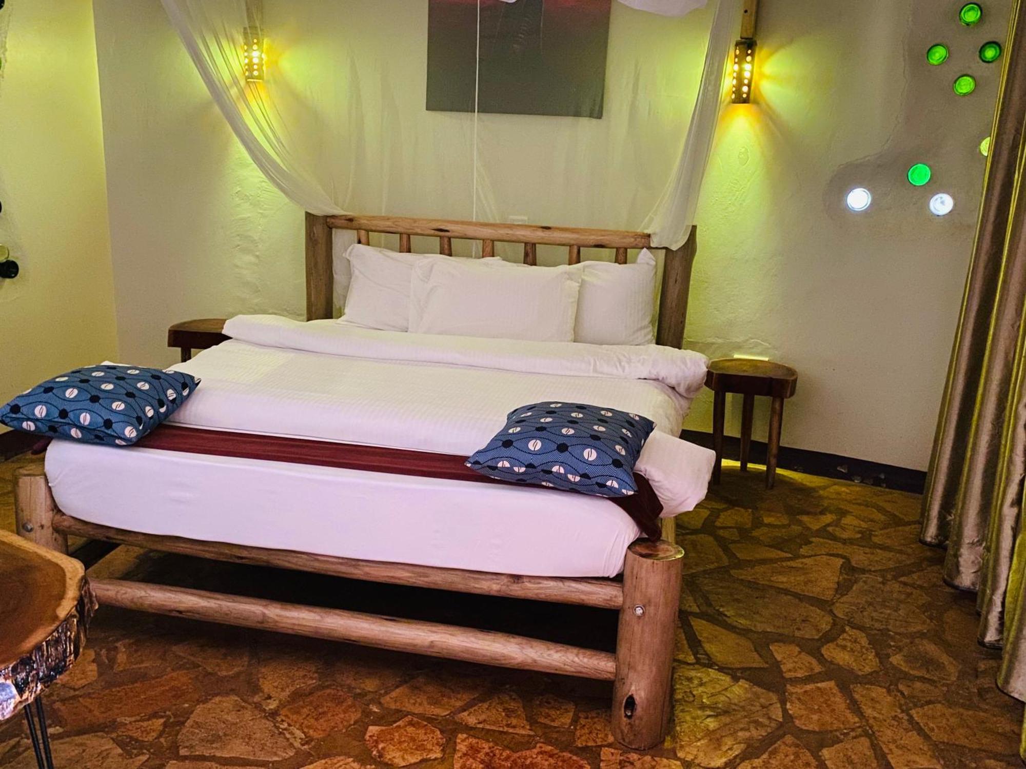 Afro Smile Hotel & Guest House Τζίντζα Εξωτερικό φωτογραφία