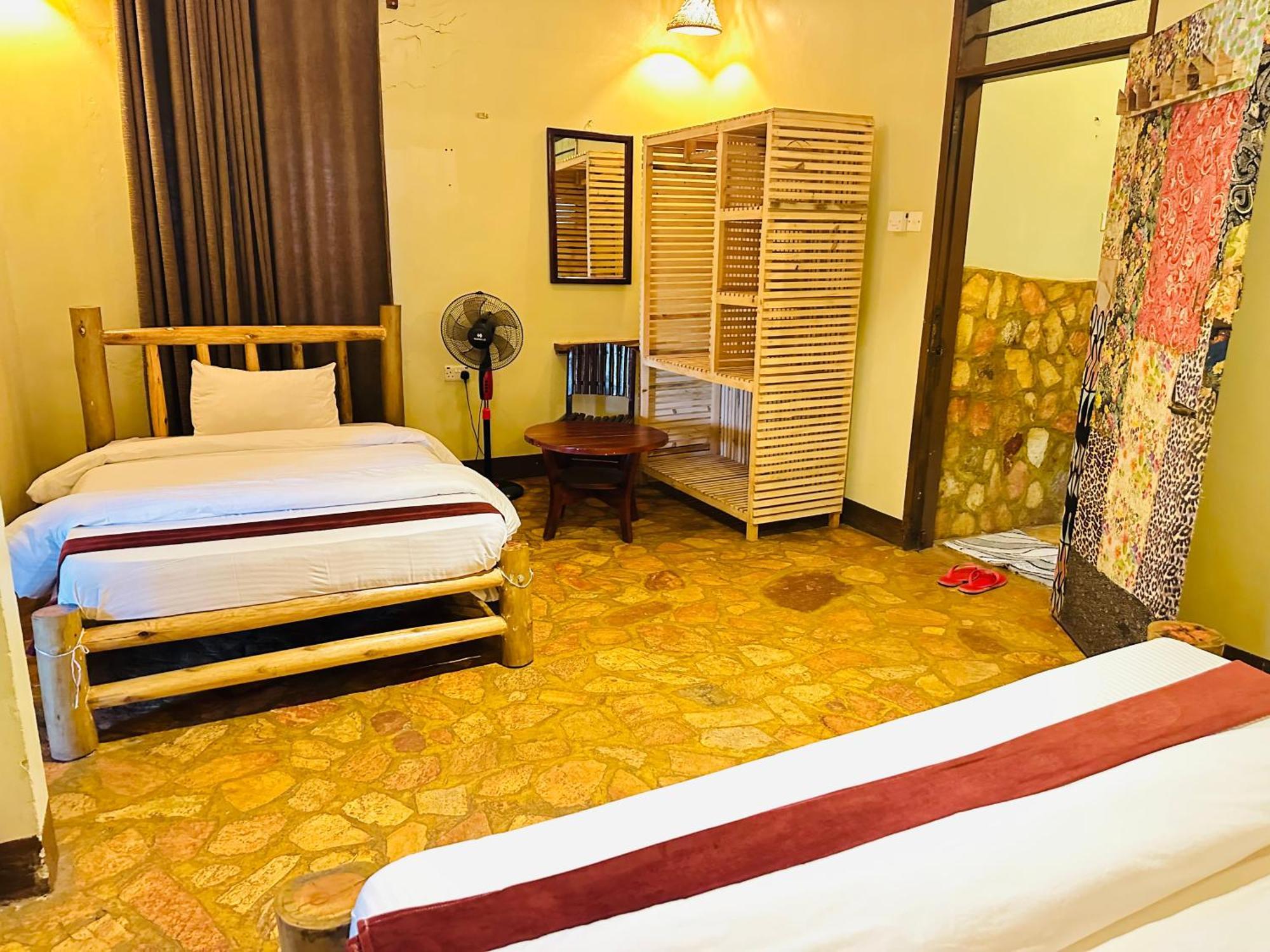 Afro Smile Hotel & Guest House Τζίντζα Εξωτερικό φωτογραφία