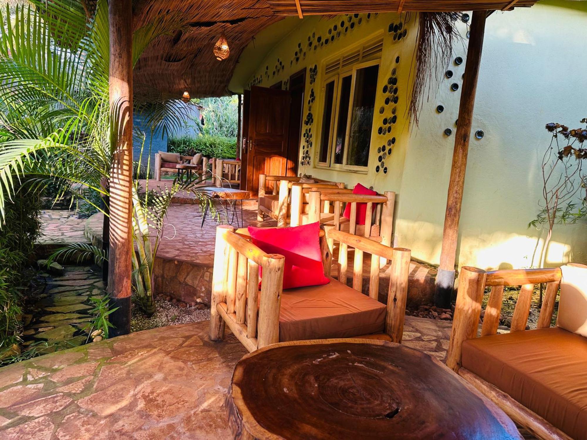 Afro Smile Hotel & Guest House Τζίντζα Εξωτερικό φωτογραφία