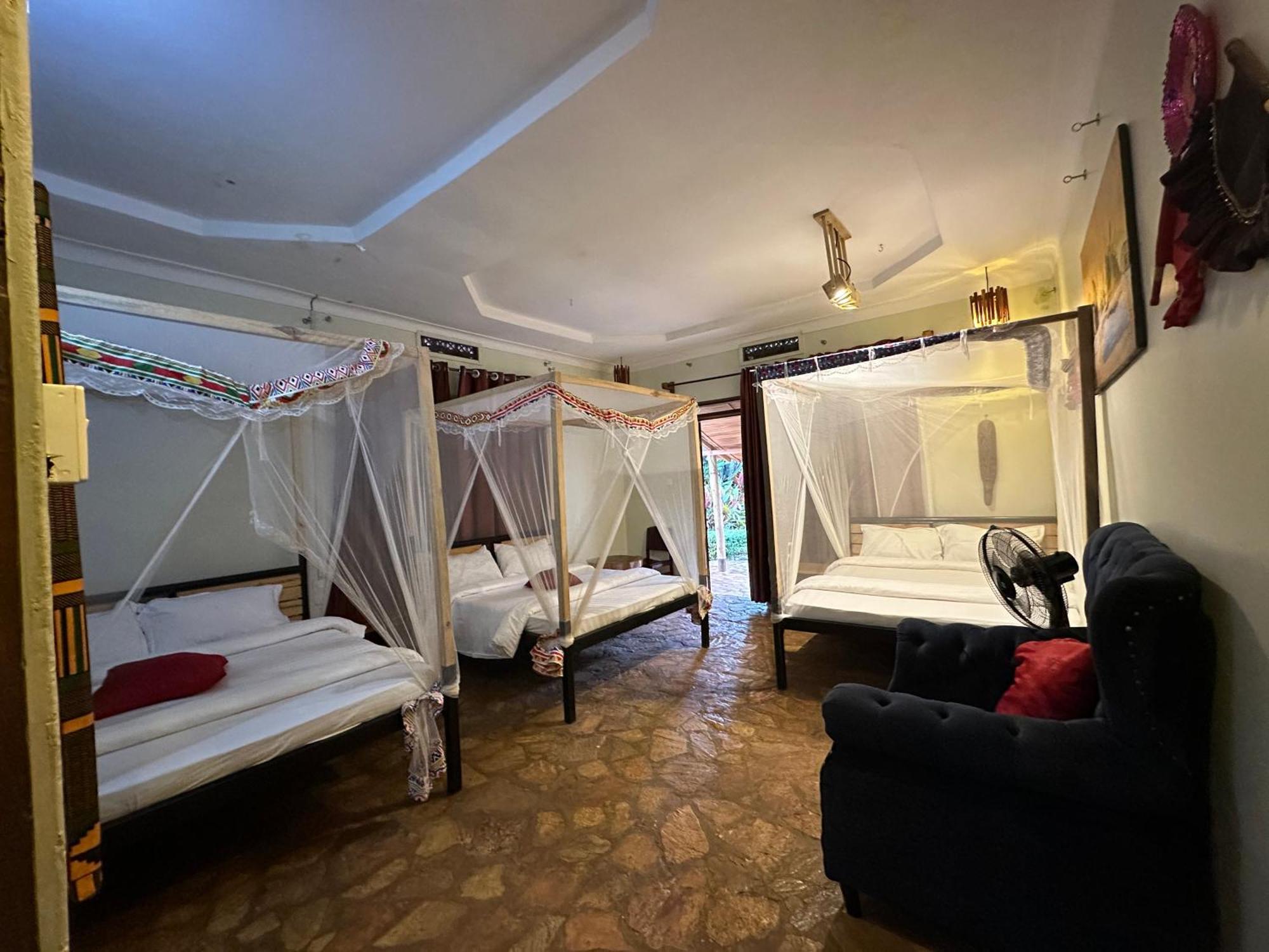 Afro Smile Hotel & Guest House Τζίντζα Εξωτερικό φωτογραφία
